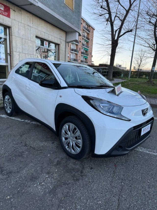 TOYOTA Aygo X usata, con Autoradio
