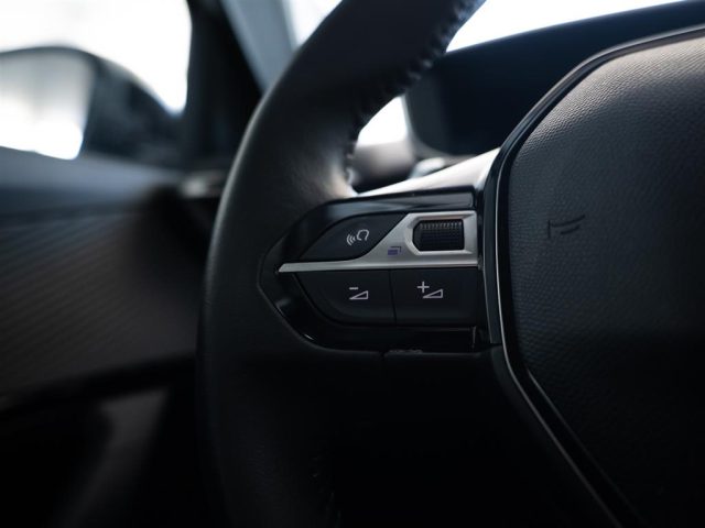 PEUGEOT 2008 usata, con Luci diurne LED