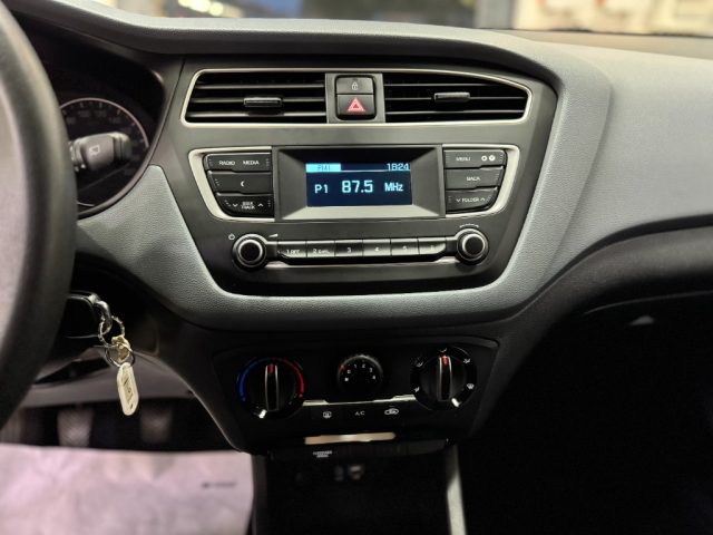 HYUNDAI i20 usata, con Sensore di luce