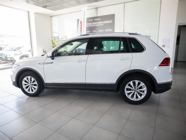 VOLKSWAGEN Tiguan usata, con Luci diurne LED