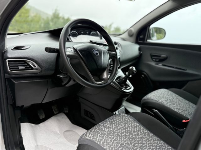 LANCIA Ypsilon usata, con USB