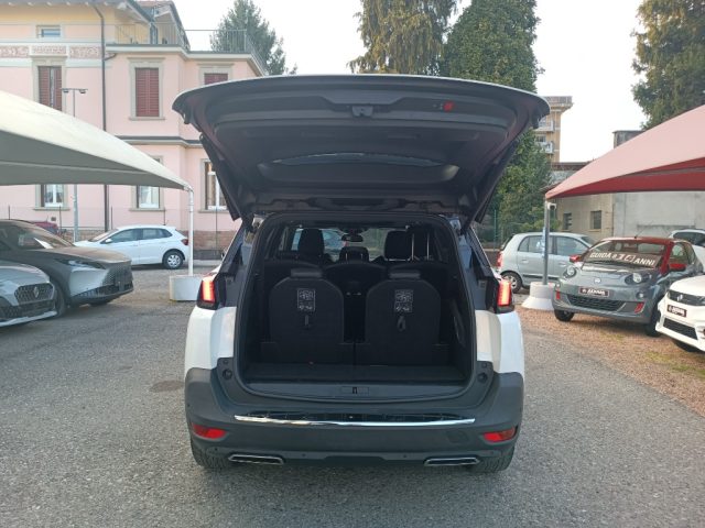 PEUGEOT 5008 usata, con Cerchi in lega