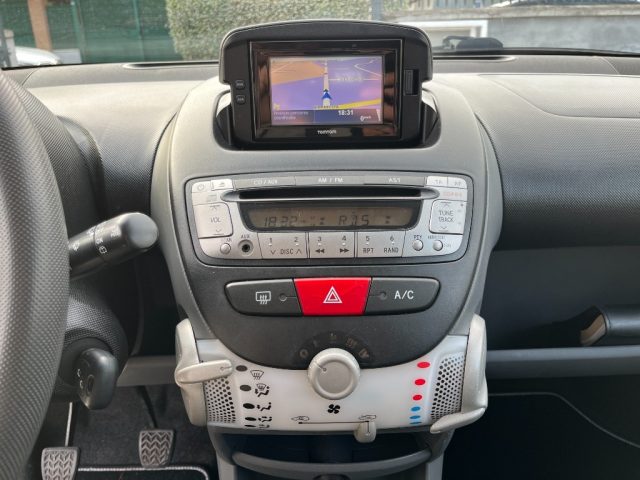 TOYOTA Aygo usata, con Sistema di navigazione