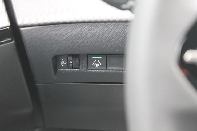 PEUGEOT 2008 usata, con Volante in pelle