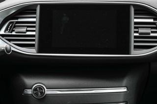 PEUGEOT 308 usata, con Volante in pelle