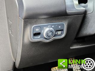 MERCEDES-BENZ GLB 200 usata, con Controllo elettronico della corsia