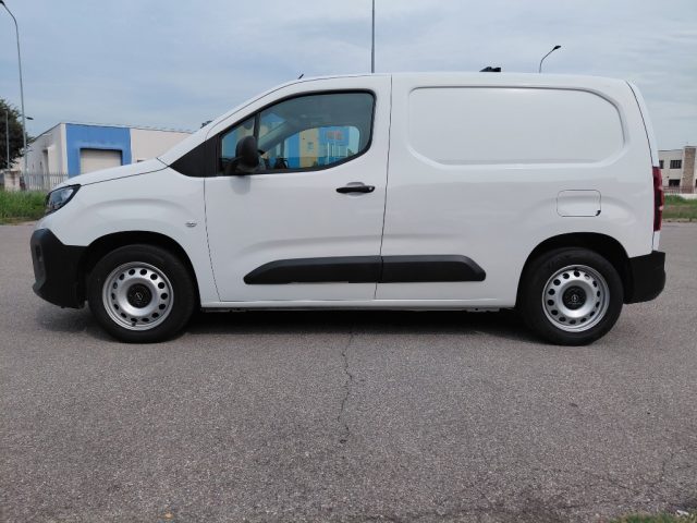 OPEL Combo usata, con Alzacristalli elettrici