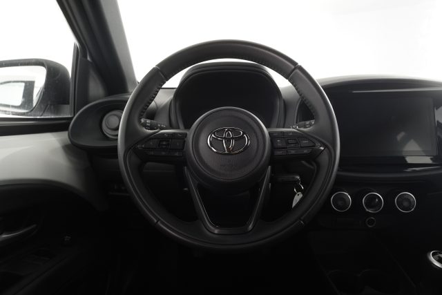 TOYOTA Aygo X usata 11