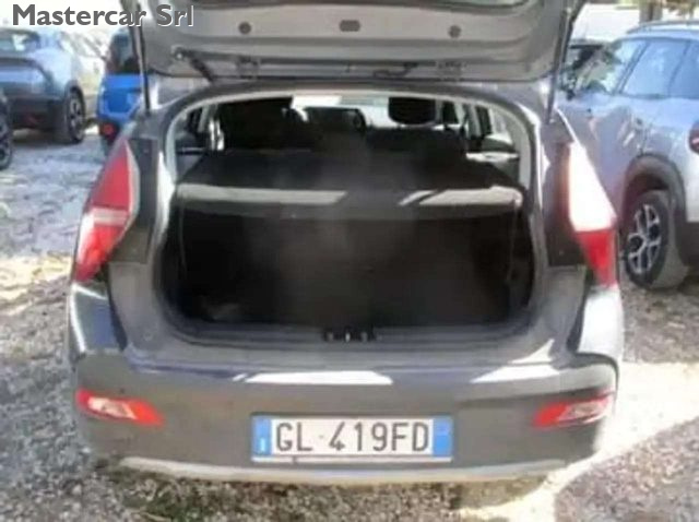 HYUNDAI Bayon usata, con Autoradio