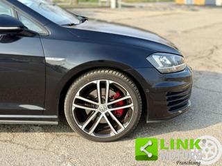 VOLKSWAGEN Golf usata, con USB