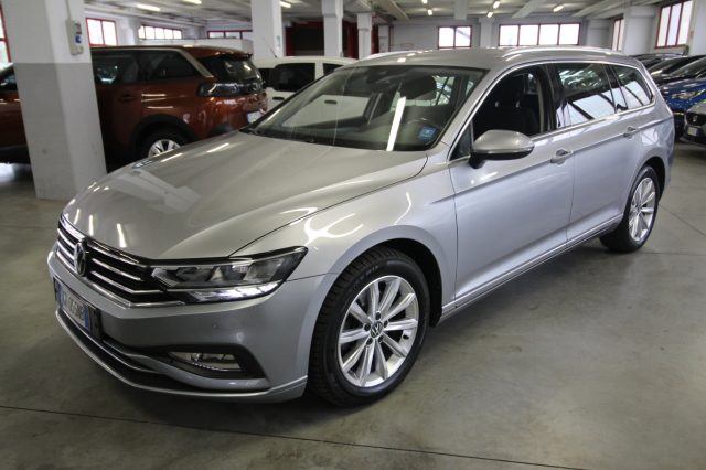 VOLKSWAGEN Passat Variant usata, con Airbag