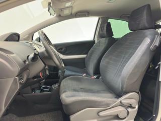 TOYOTA Yaris usata, con Servosterzo
