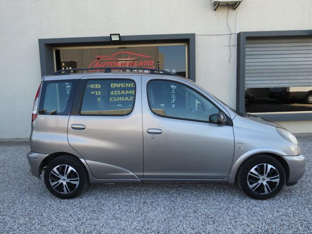 TOYOTA Yaris usata, con Airbag laterali
