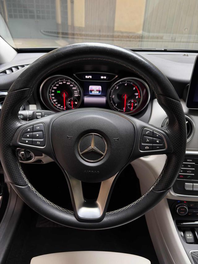 MERCEDES-BENZ GLA 180 usata, con Cerchi in lega