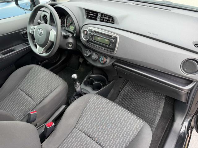 TOYOTA Yaris usata, con Autoradio