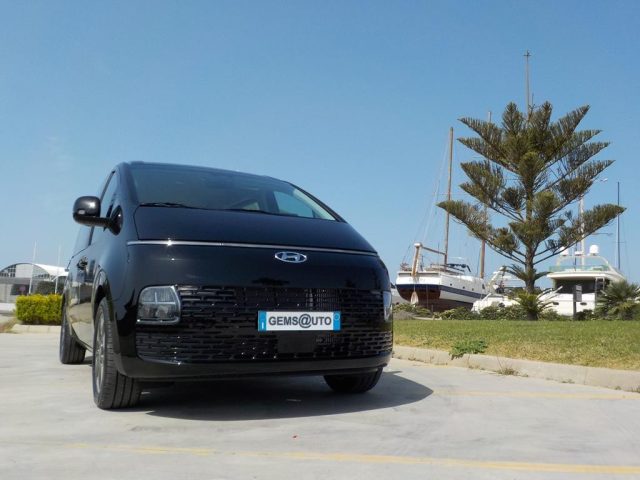 HYUNDAI Staria usata, con Airbag
