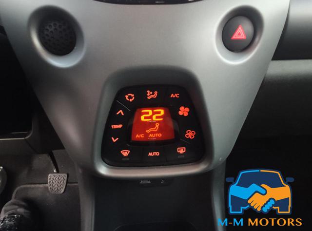 TOYOTA Aygo usata, con Airbag testa