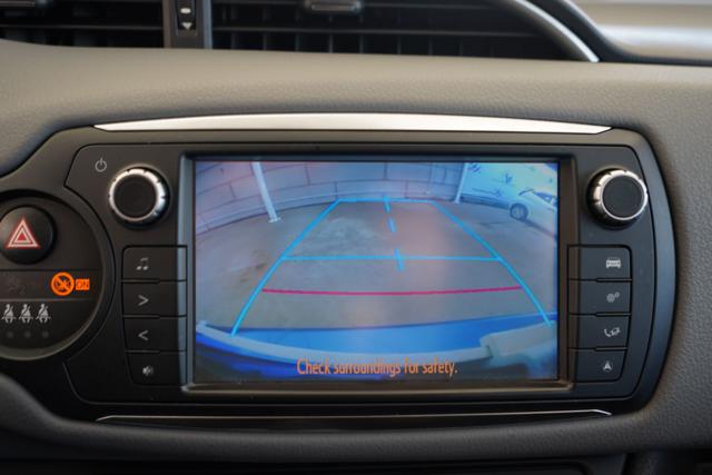 TOYOTA Yaris usata 26