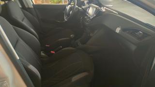 PEUGEOT 208 usata, con USB