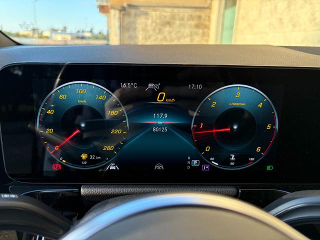 MERCEDES-BENZ GLA 180 usata, con Luci diurne LED