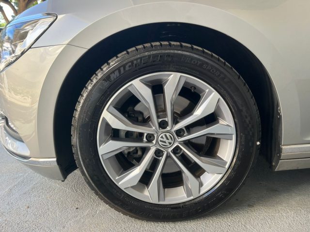VOLKSWAGEN Passat Variant usata, con Adaptive Cruise Control