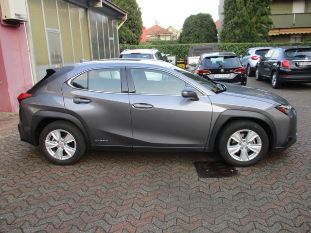 LEXUS UX 250h usata, con Cerchi in lega