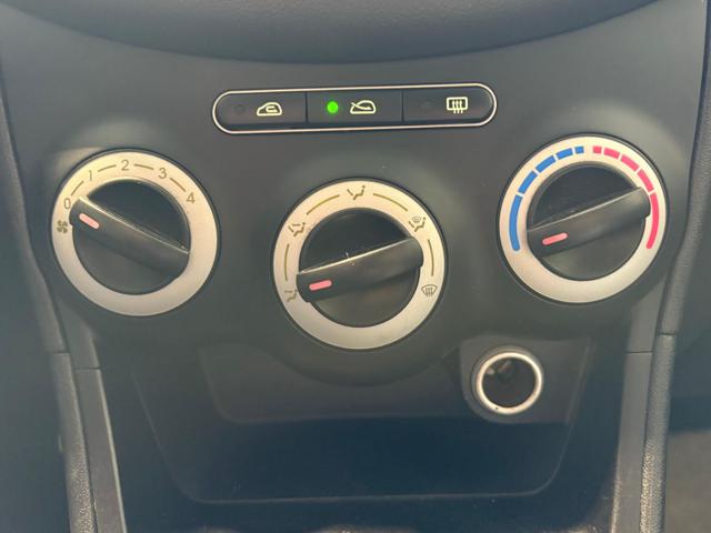 HYUNDAI i10 usata 16