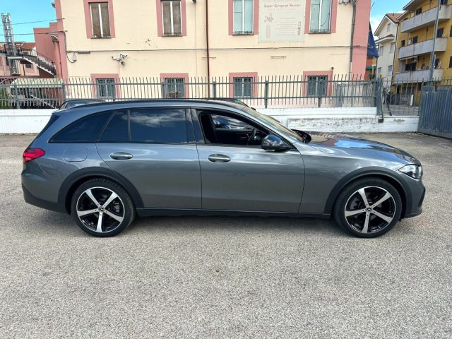 MERCEDES-BENZ C 220 usata, con Chiusura centralizzata