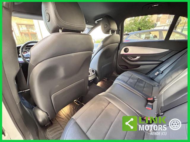 MERCEDES-BENZ E 220 usata 31