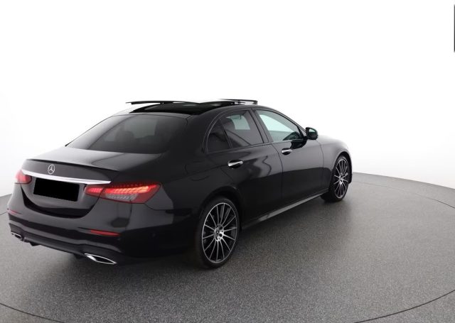 MERCEDES-BENZ E 220 usata, con Alzacristalli elettrici