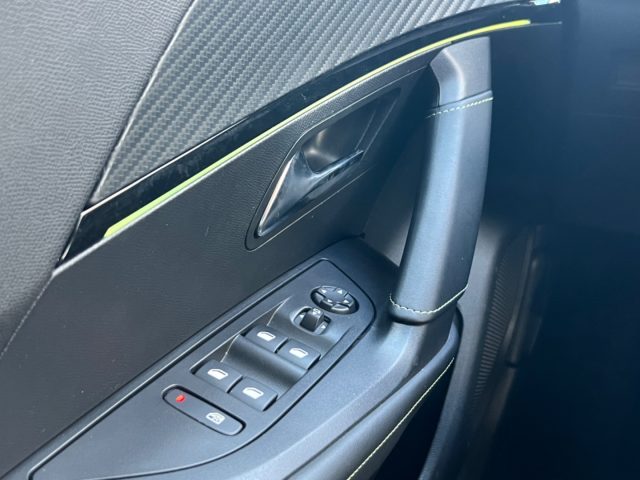 PEUGEOT 2008 usata, con Controllo vocale