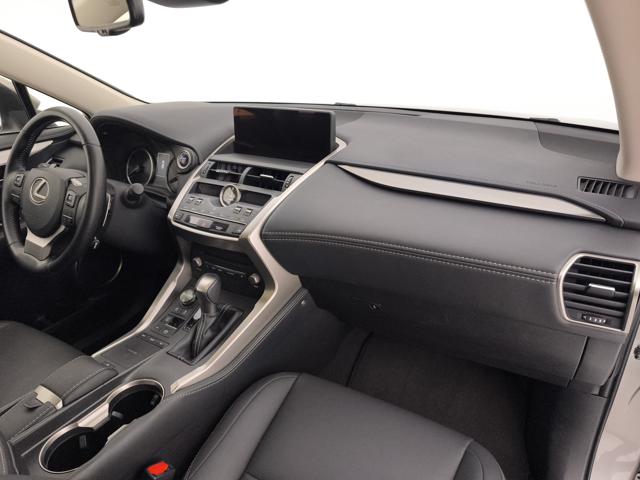 LEXUS NX 300h usata, con Bluetooth