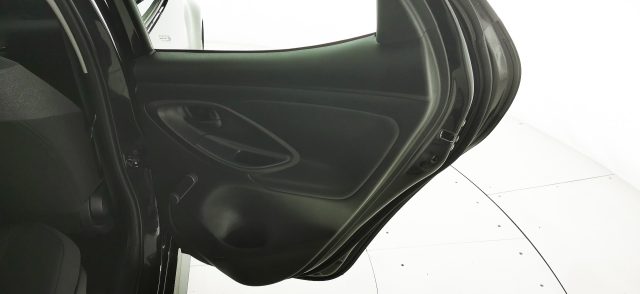 TOYOTA Yaris usata 47