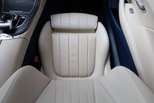 MERCEDES-BENZ E 220 usata, con USB