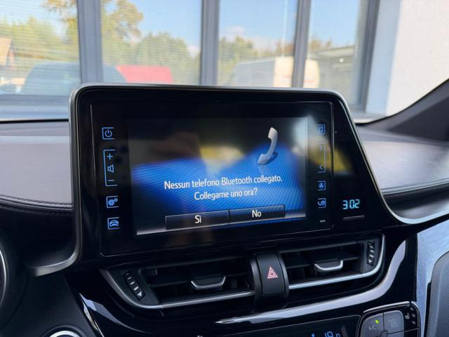 TOYOTA C-HR usata, con USB