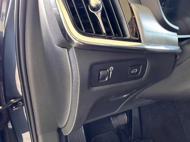 VOLVO S90 usata, con Luci diurne LED