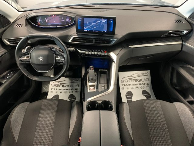 PEUGEOT 5008 usata, con Boardcomputer