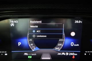 VOLKSWAGEN Taigo usata, con Fari direzionali