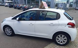 PEUGEOT 208 usata, con Airbag