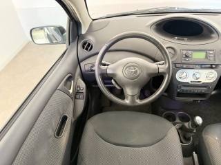 TOYOTA Yaris usata 7