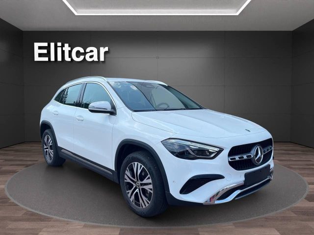 MERCEDES-BENZ GLA 180 usata, con Cerchi in lega
