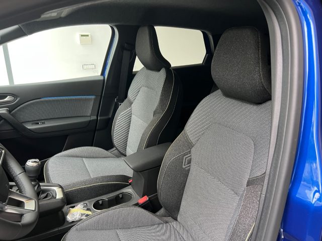 RENAULT Captur usata, con Autoradio digitale