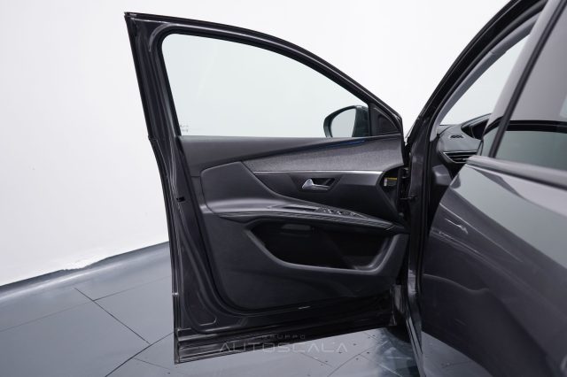PEUGEOT 3008 usata, con Climatizzatore