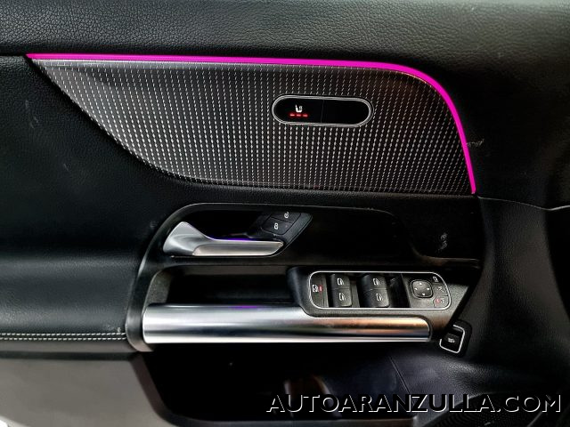 MERCEDES-BENZ GLA 200 usata, con Sedili sportivi