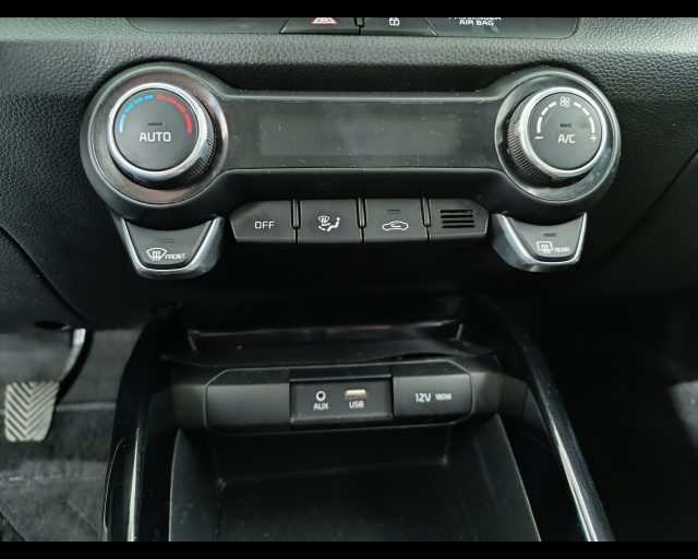 KIA Stonic usata, con Autoradio digitale