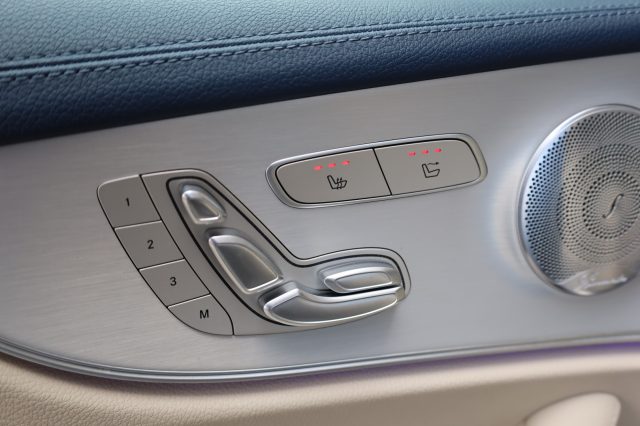 MERCEDES-BENZ E 220 usata 102