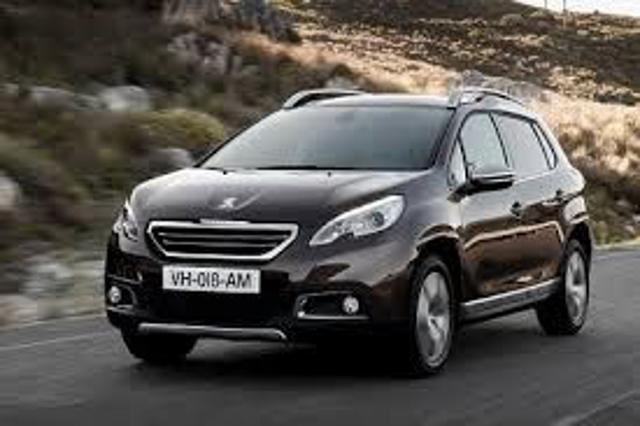 PEUGEOT 2008 usata, con Airbag