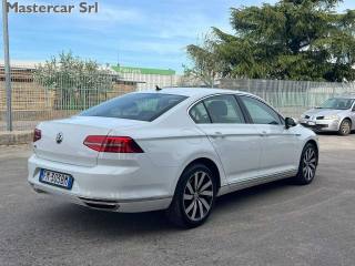 VOLKSWAGEN Passat usata, con Autoradio