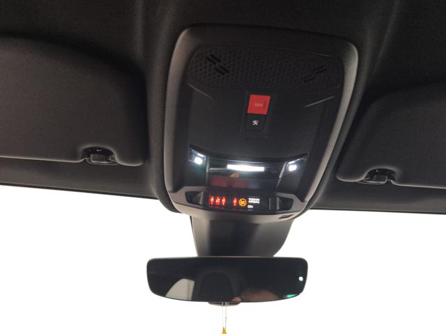 PEUGEOT 208 usata, con Touch screen