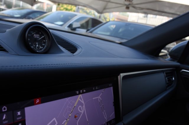 PORSCHE Macan usata, con Volante multifunzione
